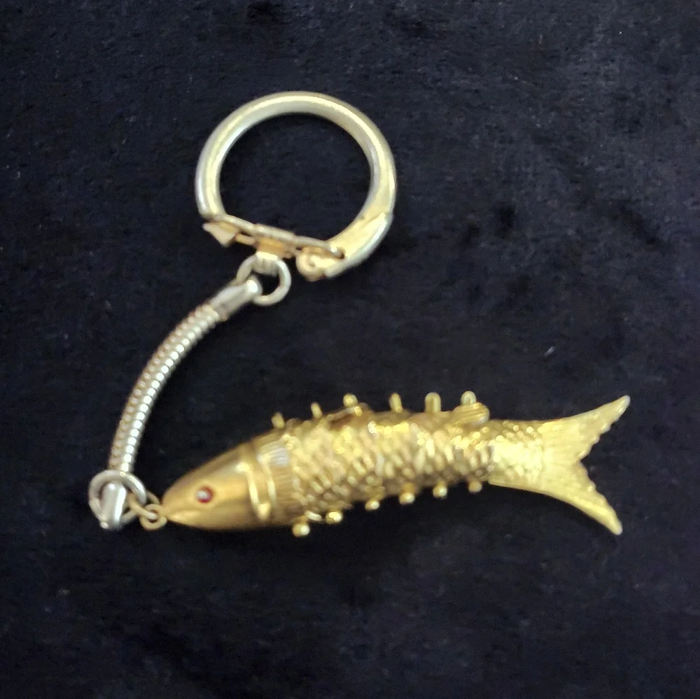 vintage articulated Koi goldtone fish keychain